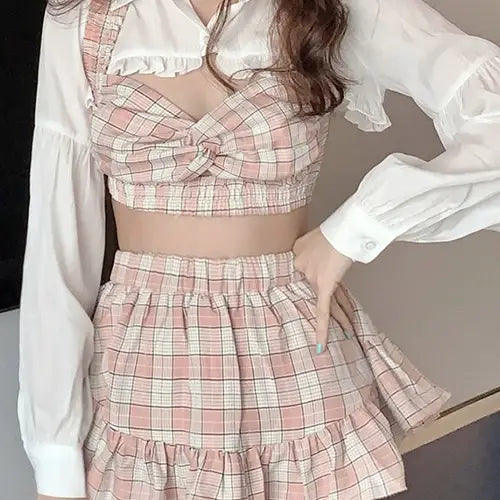 Chic Y2K Schoolgirl Outfit: Flirty Mini Skirt & Cute Crop Top for a Retro Vibe