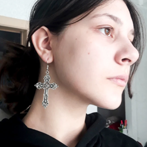 Gothic Cross Earrings: Edgy Y2K Aesthetic Jewelry for Grunge and Coquette Styles