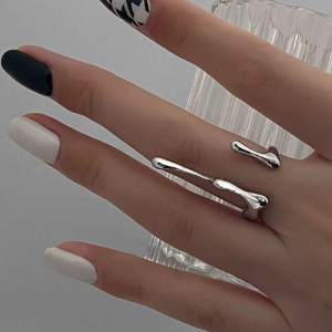 Liquid Metal Ring: Y2K Aesthetic Jewelry for Coquette and Grunge Styles