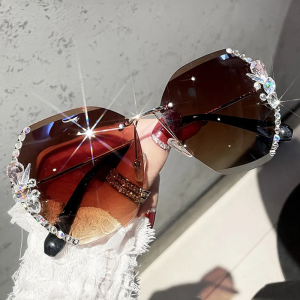 Rhinestone-Embellished Women's Sunglasses for Y2K Fashion and Aesthetic Looks