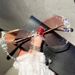 Rhinestone-Embellished Women's Sunglasses for Y2K Fashion and Aesthetic Looks