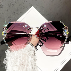 Rhinestone-Embellished Women's Sunglasses for Y2K Fashion and Aesthetic Looks