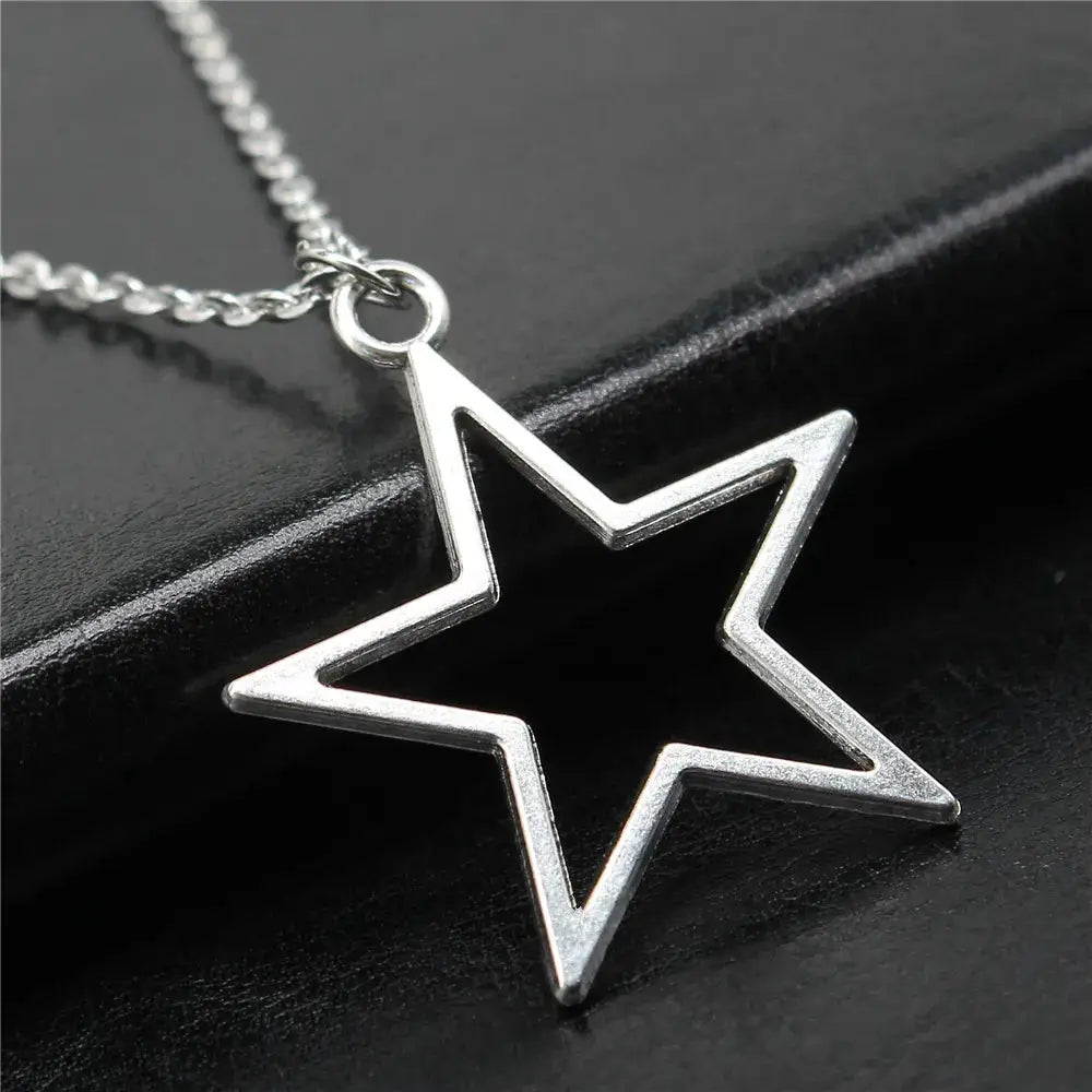 Silver Hollow Star Necklace - Y2K Aesthetic Jewelry for Coquette and Grunge Styles