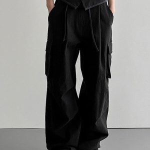 Trendy Black E-Girl Cargo Pants for Grunge Aesthetic and Y2K Fashion Lovers