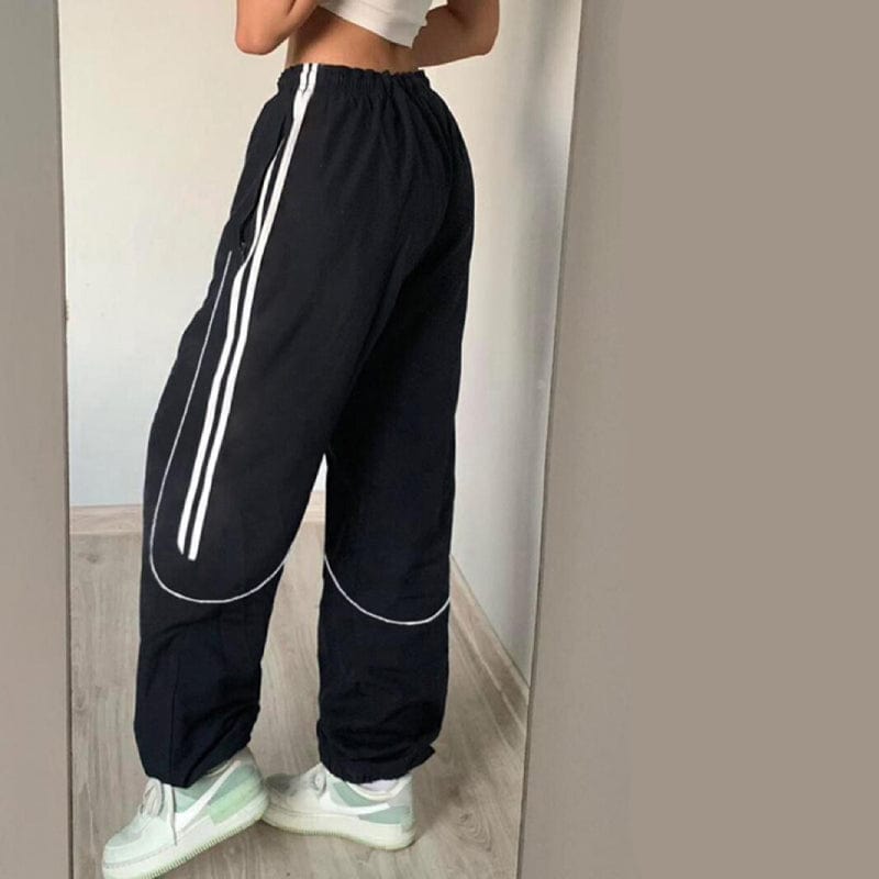 Trendy Women's Y2K Cargo Pants for a Chic Grunge Aesthetic and Vintage Vibe