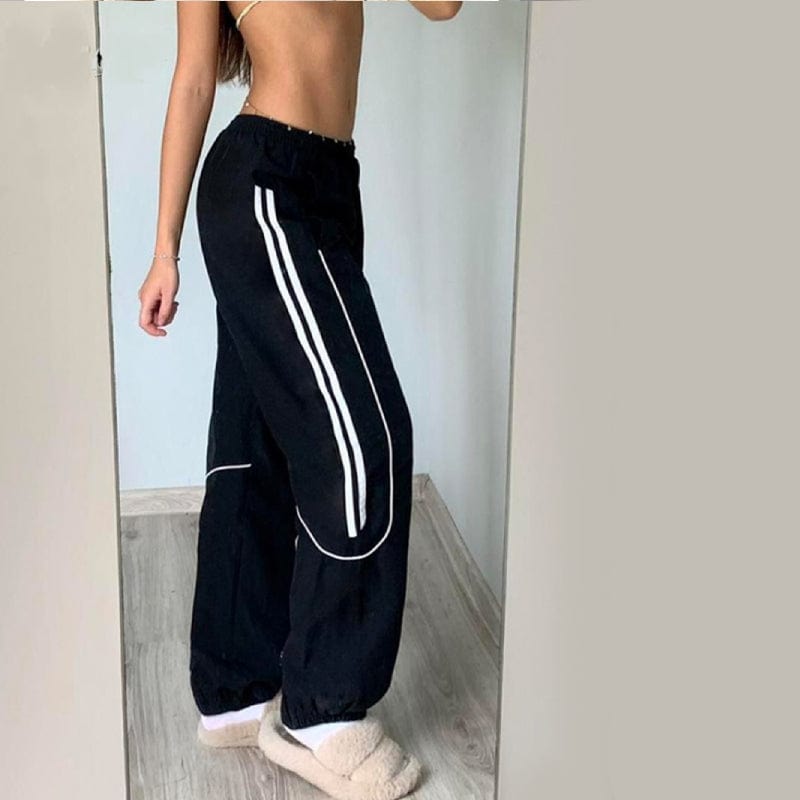 Trendy Women's Y2K Cargo Pants for a Chic Grunge Aesthetic and Vintage Vibe