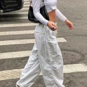 Trendy Y2K Baggy Pants for a Chic Grunge Aesthetic and Effortless Style