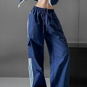 Trendy Y2K Cargo Pants for a Chic Grunge Aesthetic and Effortless Style