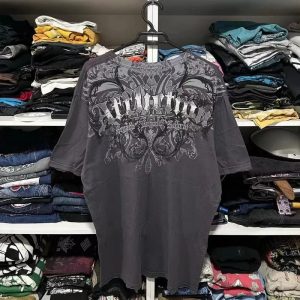 Trendy Y2K Hip-Hop Graphic Tee for Stylish Aesthetic Outfits and Casual Looks