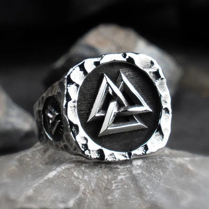 Vintage Y2K Pyramid Ring - Retro Aesthetic Jewelry for Unique Style Lovers