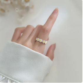 Y2K Aesthetic Flower Ring - Vintage-Inspired Jewelry for Coquette and Grunge Styles