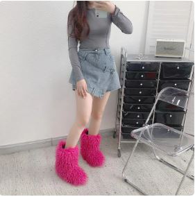 Y2K Aesthetic Fur Boots for Cozy Style and Retro Vibes