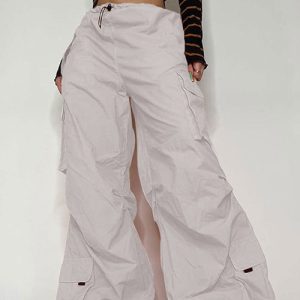 Y2K Baggy Pants: Trendy Grunge Style for Effortless Aesthetic Outfits