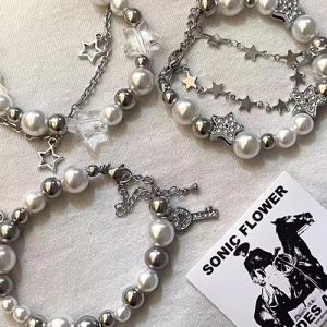 Y2K Beaded Bracelets: Trendy Accessories for Coquette and Grunge Aesthetic Outfits