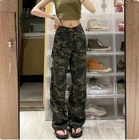 Y2K Camo Cargo Pants for Trendy Grunge Aesthetic Outfits and Vintage Style Looks