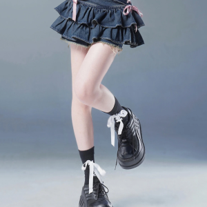 Y2K Denim Skirt: Vintage-Inspired Cargo Skirt for Trendy Aesthetic Outfits