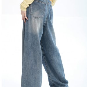 Y2K High-Waisted Blue Jeans for Vintage Aesthetic Outfits and Everyday Style