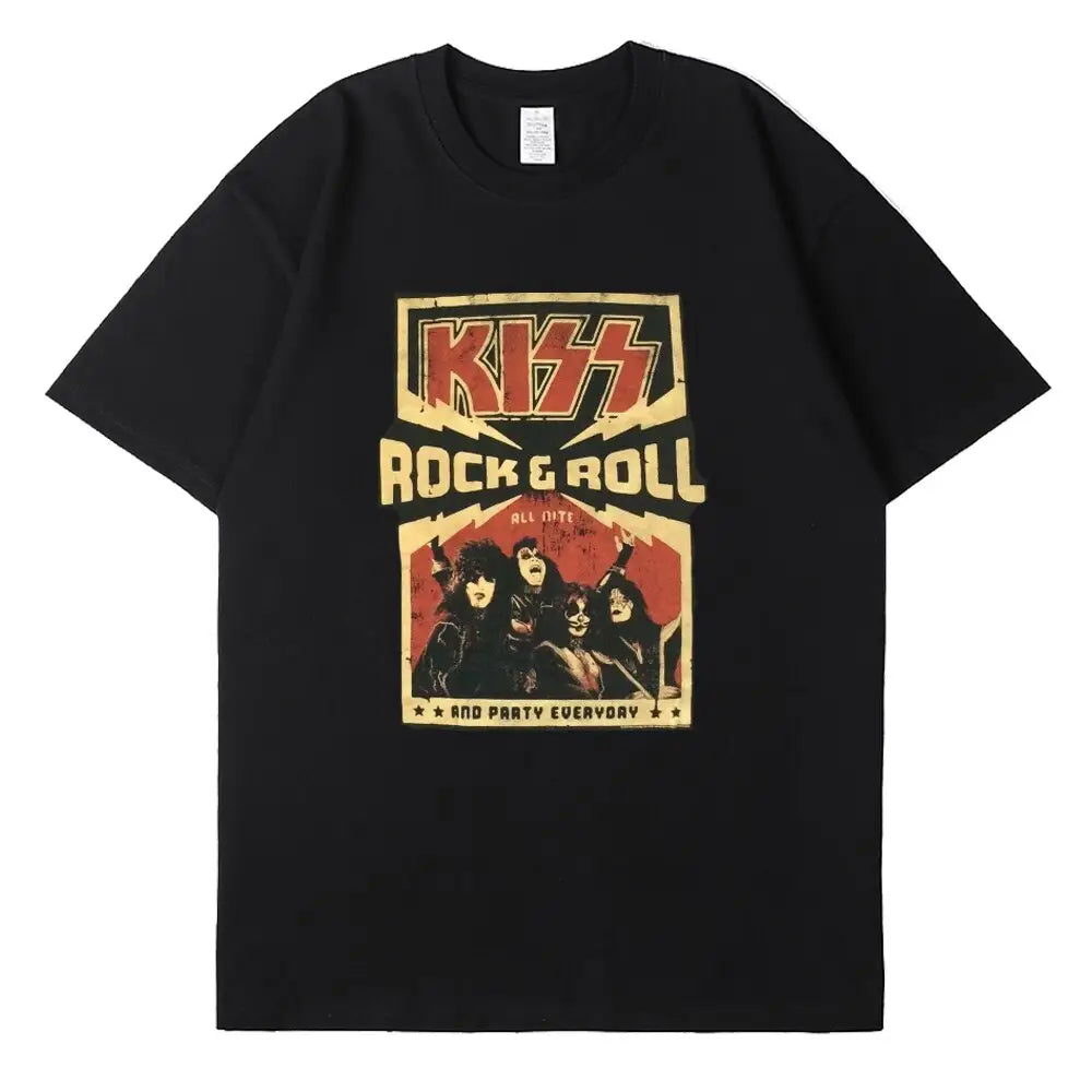 Y2K Metal Kiss T-Shirt for a Chic Goth Streetwear Aesthetic