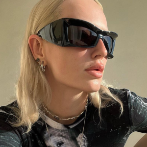 Y2K Oversized Sunglasses for a Retro Aesthetic Look - Trendy Y2K Fashion Accessory