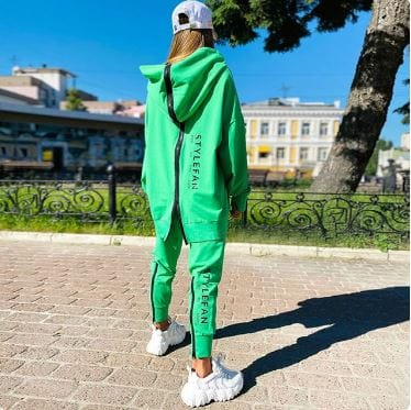 Y2K Oversized Tracksuit: Trendy Grunge Aesthetic Outfit for Ultimate Comfort and Style