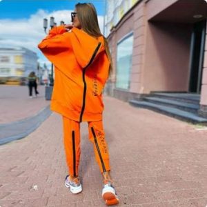 Y2K Oversized Tracksuit: Trendy Grunge Aesthetic Outfit for Ultimate Comfort and Style