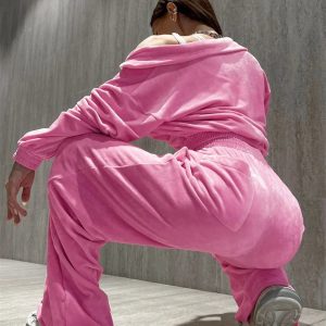 Y2K Pink Tracksuit: Retro 2000s Aesthetic for Comfy and Stylish Outfits