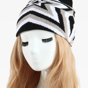 Y2K Star Beanie: Trendy Aesthetic Accessory for Coquette and Grunge Styles