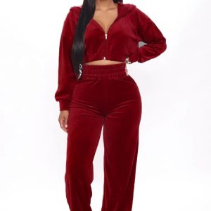 Y2K Velour Tracksuit: Retro Chic for Cozy Aesthetic Outfits and Stylish Comfort